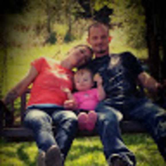 Meet your Posher, Stephanie - Picture 1 of 1